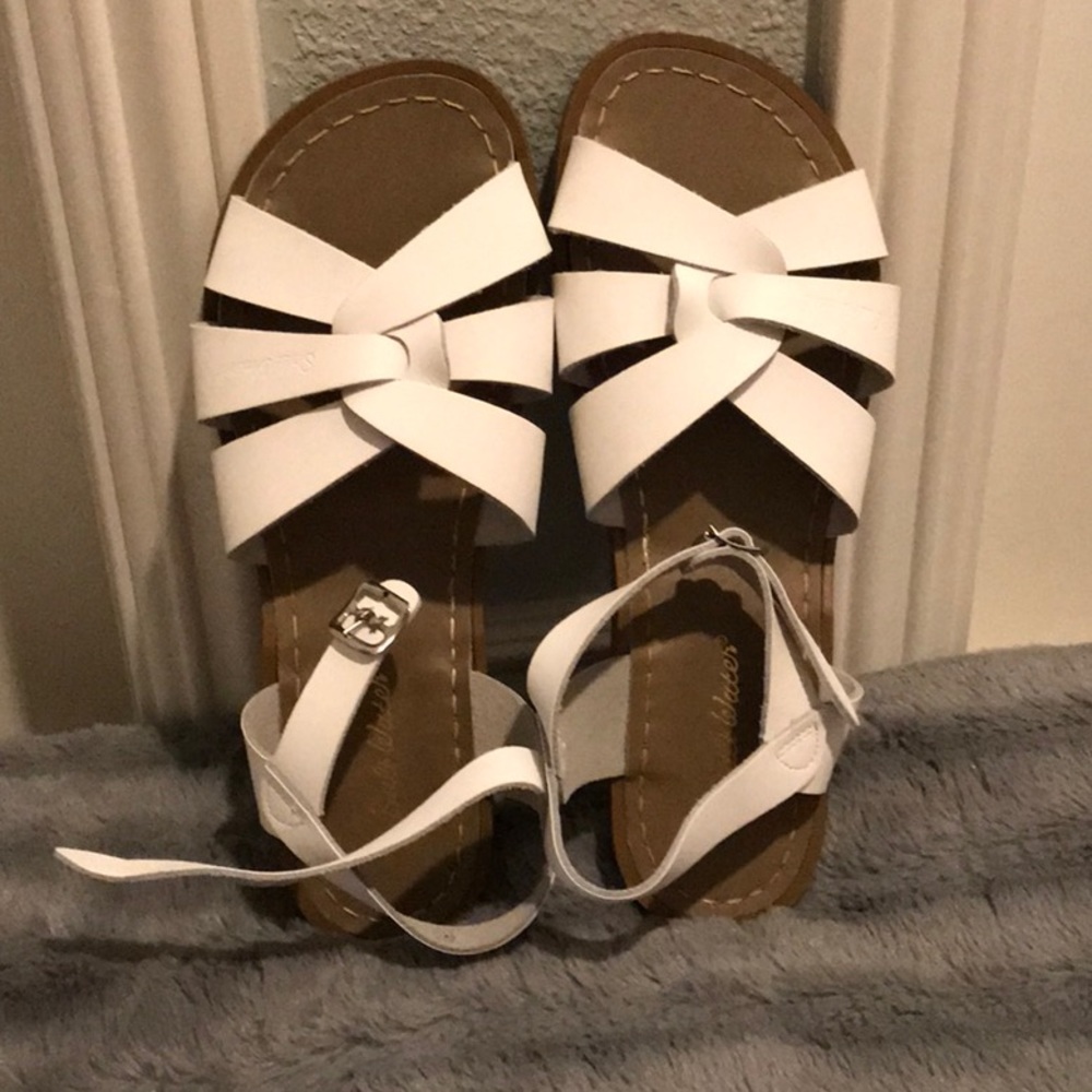 NEW SALT WATER BY HOY KIDS 9 WMNS 11 WHITE SANDALS